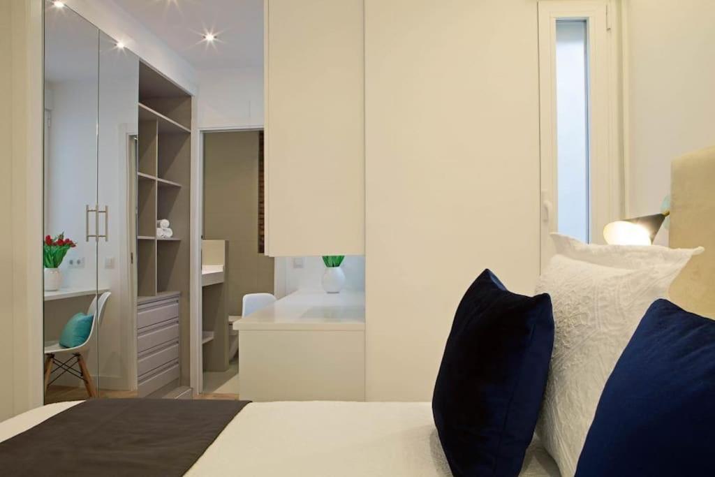 Luminoso Apartamento Con Terraza En Sol Apartment Madrid Exterior photo