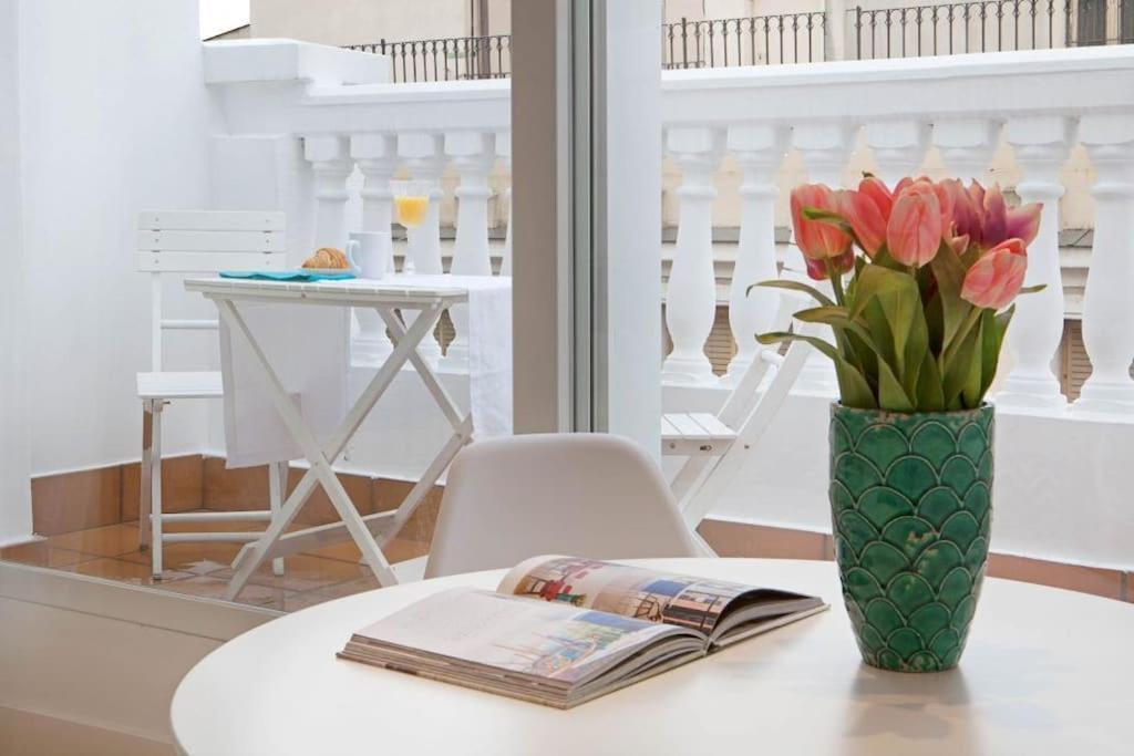 Luminoso Apartamento Con Terraza En Sol Apartment Madrid Exterior photo