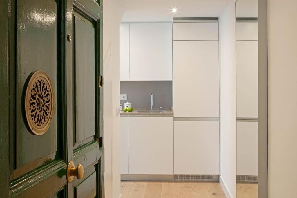 Luminoso Apartamento Con Terraza En Sol Apartment Madrid Exterior photo